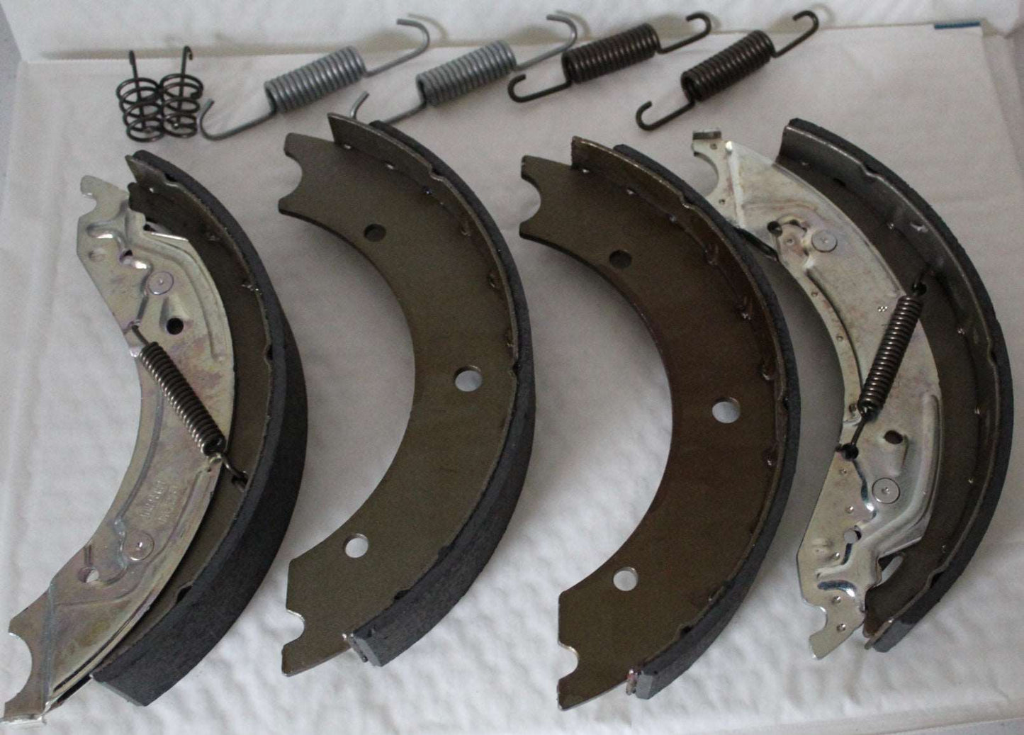 Knott 250 x 40 Auto Reverse Brake Shoes Three Axle Sets