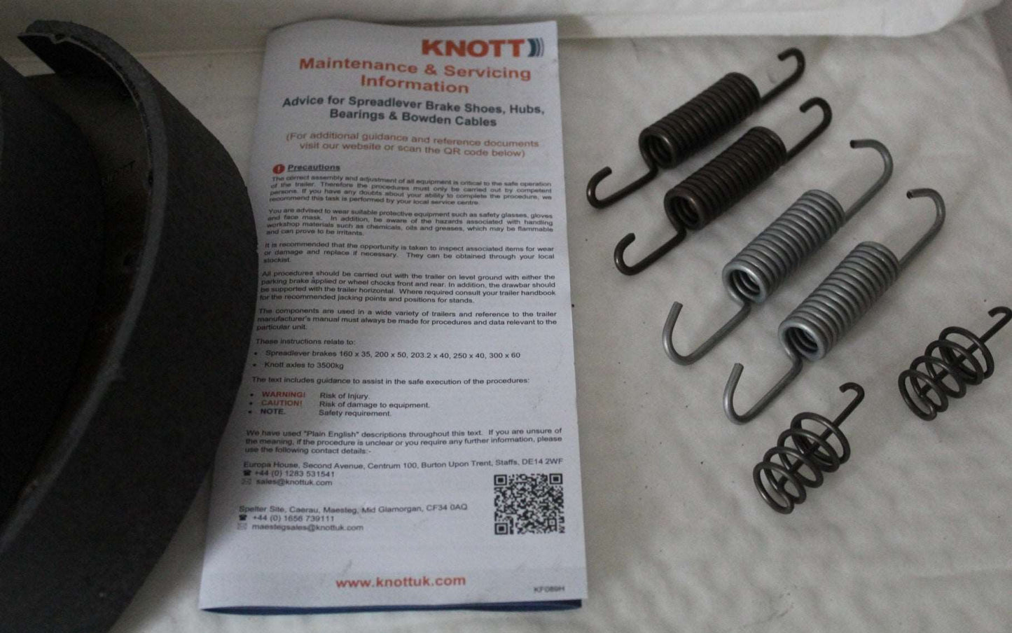 Knott 250 x 40 Auto Reverse Brake Shoes Two Axle Sets