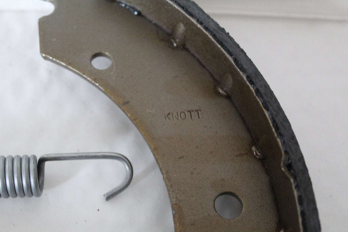 Knott 250 x 40 Auto Reverse Brake Shoes Two Axle Sets