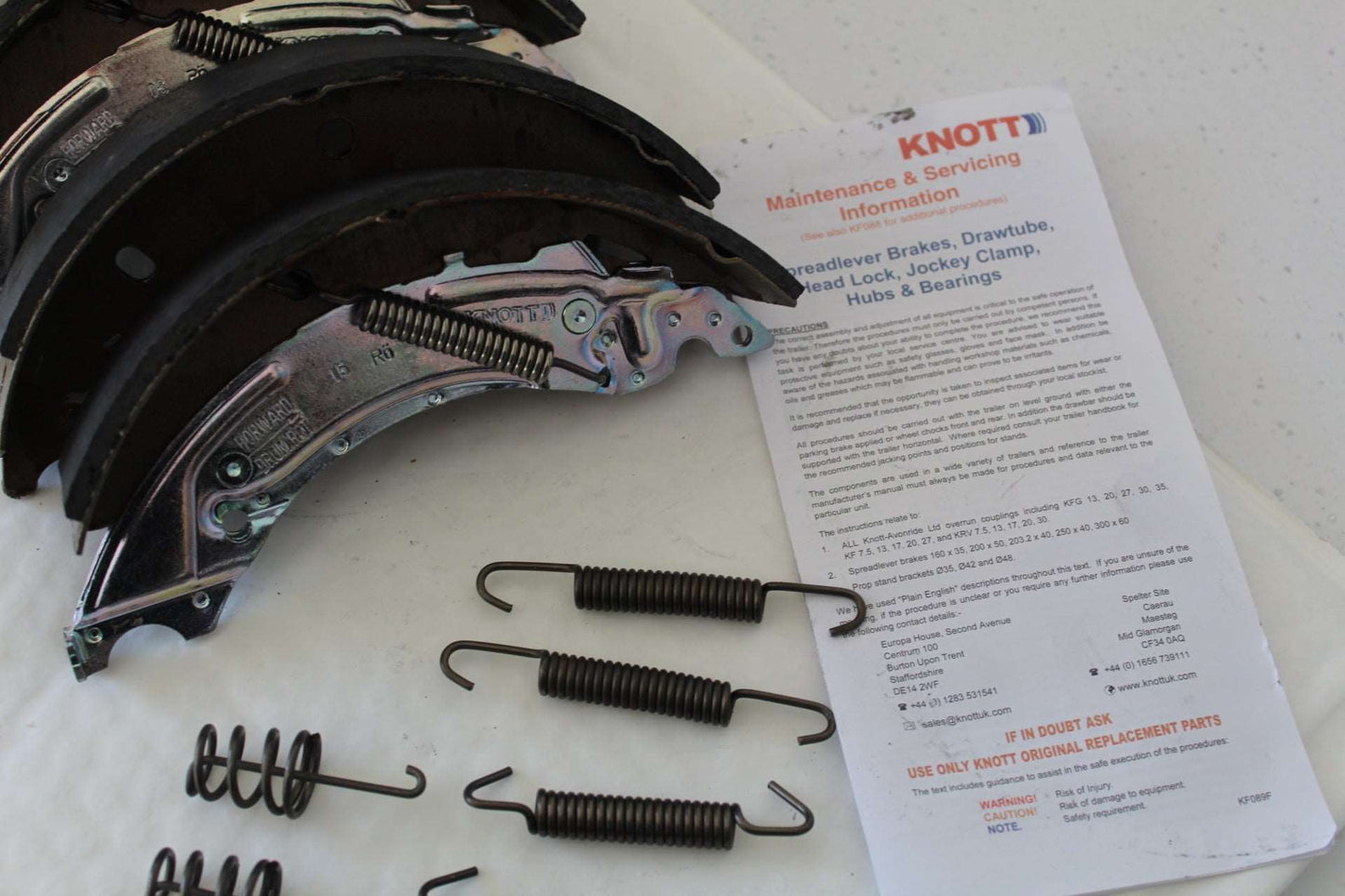 Knott 200 x 50 Auto Reverse Brake Shoes